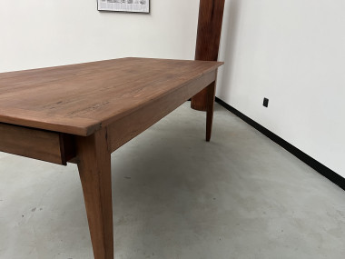 Table de ferme en teck aux pieds fuseaux, vue 18