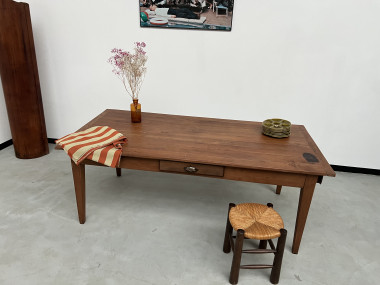 Table de ferme en teck aux pieds fuseaux, vue 27