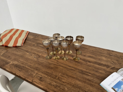 9 verres anciens en métal argenté et laiton, vue 3
