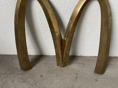 Enseigne Mac Donald's en laiton massif, circa 1970, vue 5
