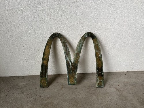 Enseigne Mac Donald's en laiton massif, circa 1970, vue 7