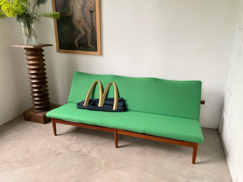 Enseigne Mac Donald's en laiton massif, circa 1970, vue 13