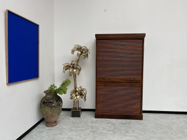 Armoire à rideaux en chêne massif, circa 1930, vue 1