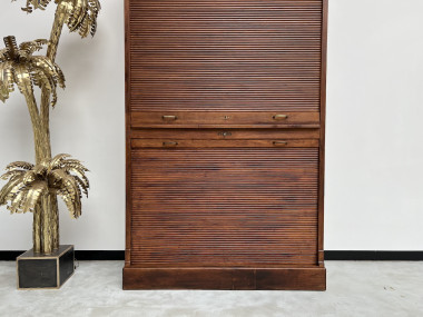 Armoire à rideaux en chêne massif, circa 1930, vue 4