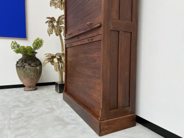 Armoire à rideaux en chêne massif, circa 1930, vue 6
