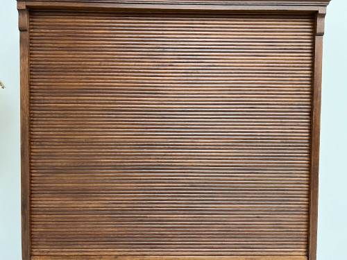 Armoire à rideaux en chêne massif, circa 1930, vue 7