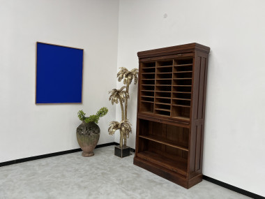 Armoire à rideaux en chêne massif, circa 1930, vue 18