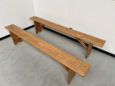 Paire de bancs en pin, DLG Charlotte Perriand, vue 2