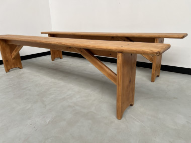 Paire de bancs en pin, DLG Charlotte Perriand, vue 3