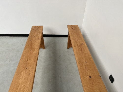 Paire de bancs en pin, DLG Charlotte Perriand, vue 7