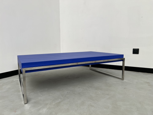 Table basse moderniste vintage, couleur bleu Klein, vue 5