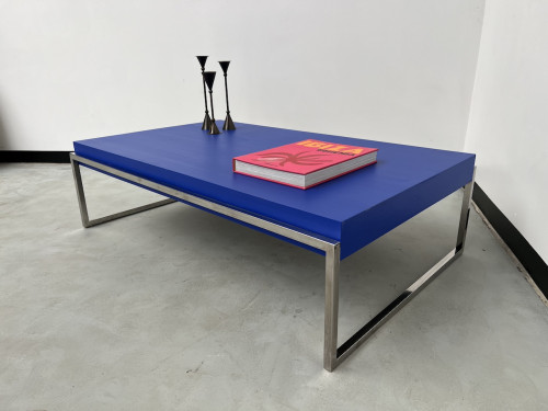 Table basse moderniste vintage, couleur bleu Klein, vue 12