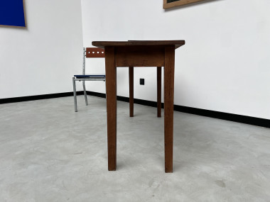 Petite console ancienne en chêne massif, aux pieds fuseaux, vue 12
