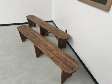 Paire de bancs de ferme en pin, années 50, vue 2