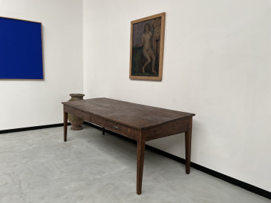 Grande table écritoire des années 40 en chêne massif, vue 4