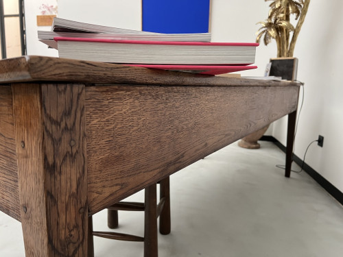 Grande table écritoire des années 40 en chêne massif, vue 31