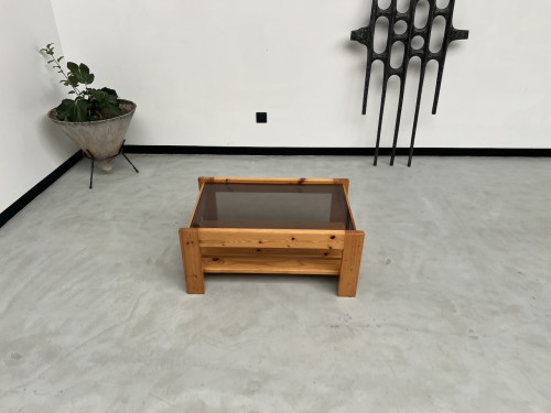 Table basse en pin des années 80, vue 3