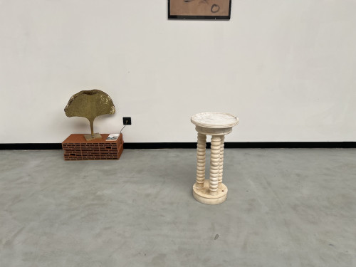 Sellette en marbre à 3 colonnes, circa 1970, vue 5