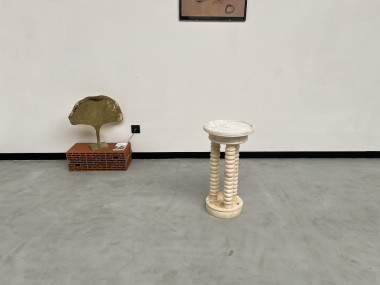 Sellette en marbre à 3 colonnes, circa 1970, vue 5