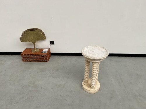Sellette en marbre à 3 colonnes, circa 1970, vue 8