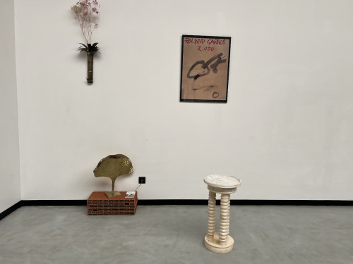 Sellette en marbre à 3 colonnes, circa 1970, vue 17