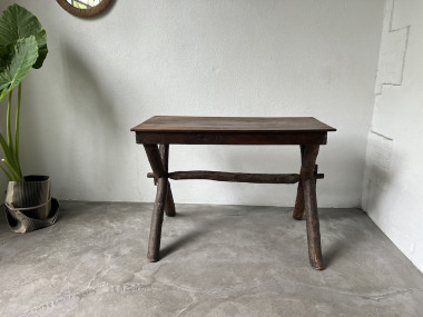 Bureau en noyer massif, art populaire, Savoie, vers 1900, vue 2