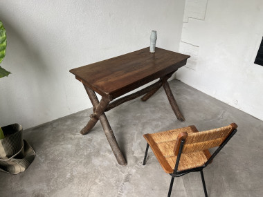 Bureau en noyer massif, art populaire, Savoie, vers 1900, vue 5