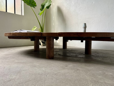 Table basse ronde en chêne massif, DLG Pierre Chapo, avec ses rallonges., vue 15