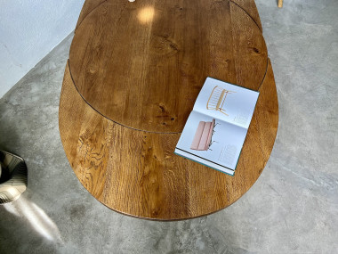 Table basse ronde en chêne massif, DLG Pierre Chapo, avec ses rallonges., vue 18