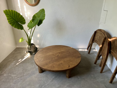Table basse ronde en chêne massif, DLG Pierre Chapo, avec ses rallonges., vue 37