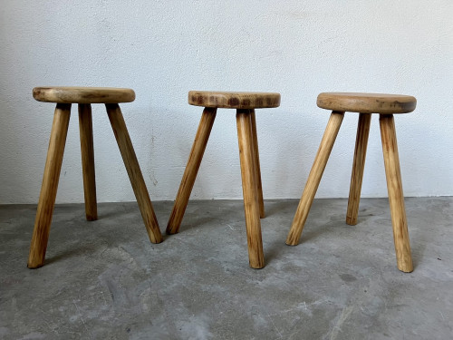Série de 3 tabourets tripode DLG Charlotte Perriand, vue 8
