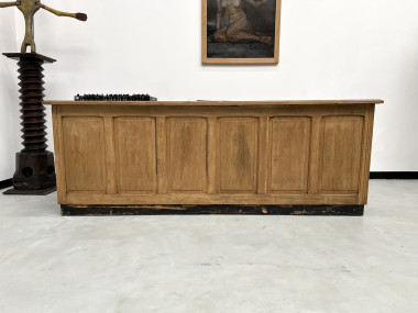 Ancien comptoir de commerce en chêne, vue 4