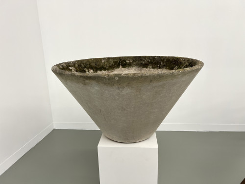 Grande jardinière conique Willy Guhl, vue 1