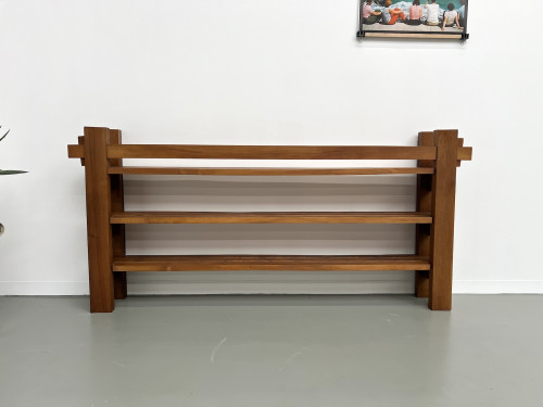 Etagère moderniste des années 70 en orme massif, vue 3