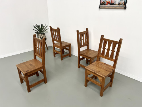 Série de 4 chaises en pin, années 70, vue 1