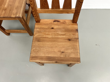 Série de 4 chaises en pin, années 70, vue 3