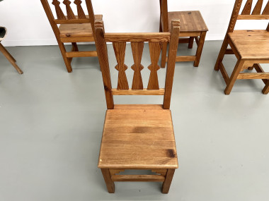 Série de 4 chaises en pin, années 70, vue 7