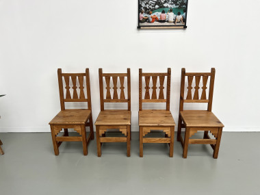 Série de 4 chaises en pin, années 70, vue 13