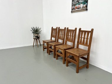 Série de 4 chaises en pin, années 70, vue 17