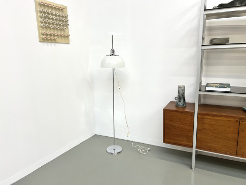 Lampadaire 'faro' par Harvey Guzzini, vue 1