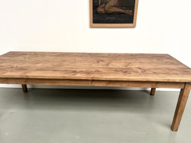 Très grande table de ferme en pin aux pieds fuseaux, vue 4