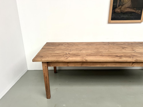 Très grande table de ferme en pin aux pieds fuseaux, vue 5