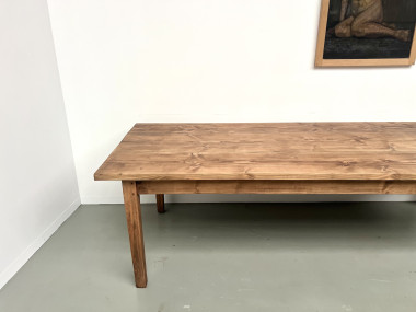 Très grande table de ferme en pin aux pieds fuseaux, vue 5