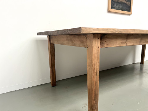 Très grande table de ferme en pin aux pieds fuseaux, vue 6