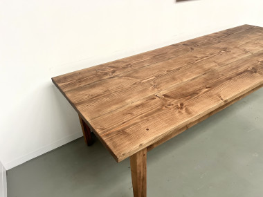 Très grande table de ferme en pin aux pieds fuseaux, vue 7