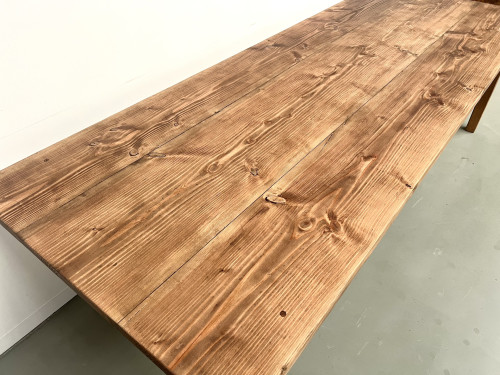 Très grande table de ferme en pin aux pieds fuseaux, vue 9