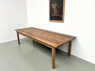 Très grande table de ferme en pin aux pieds fuseaux, vue 12