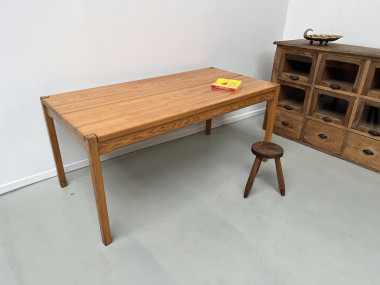 Table à manger Ilmari Tapiovaara, vue 1