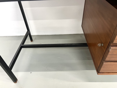 Bureau Pierre Guariche en teck et acier laqué., vue 8