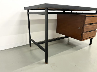 Bureau Pierre Guariche en teck et acier laqué., vue 22
